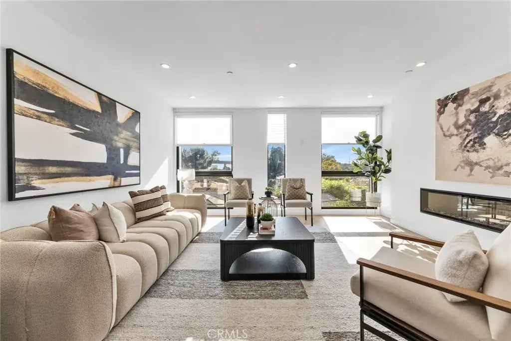 11341 Pearl St, Los Angeles