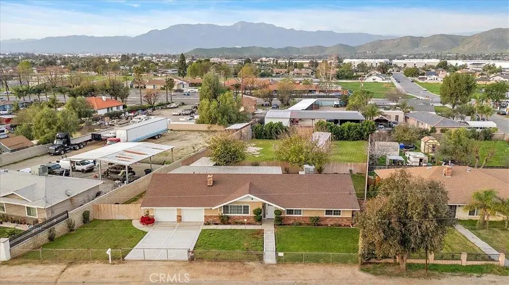 9445 51st St, Jurupa Valley