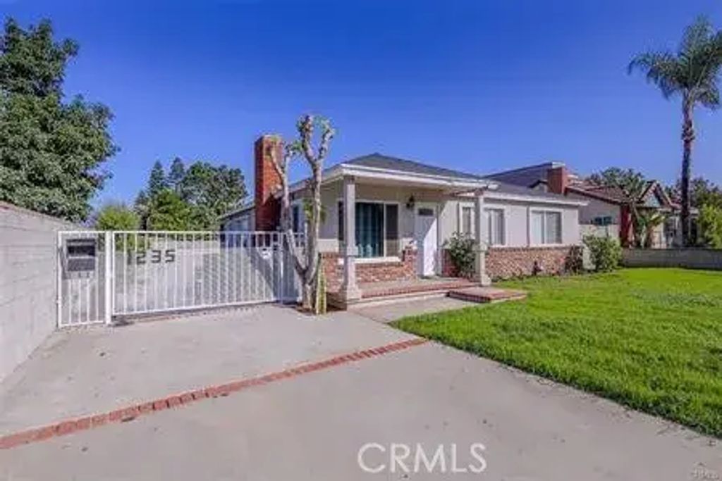 1235 W San Bernardino, Covina