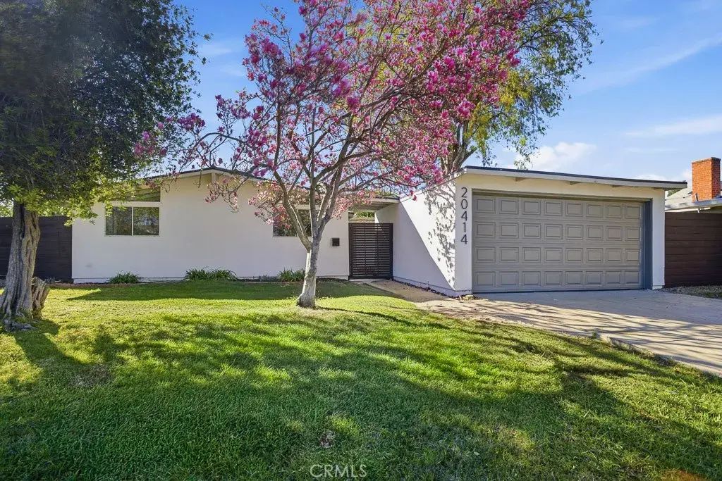 20414 Haynes Street, Winnetka