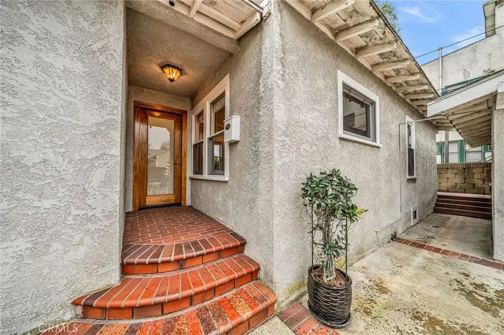 239 Coronado Avenue, Long Beach