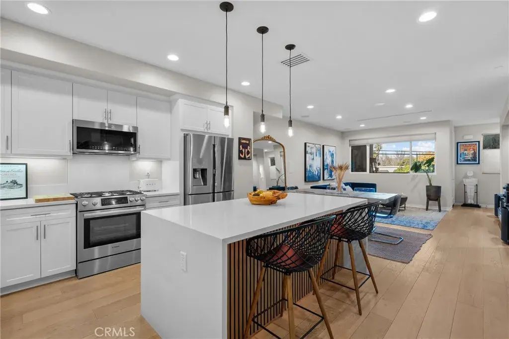13135 W Lumina, Valley Glen