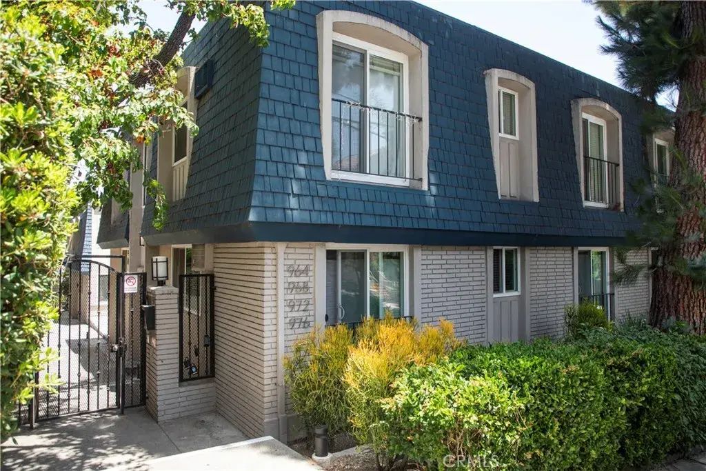 976 Larrabee 231, West Hollywood