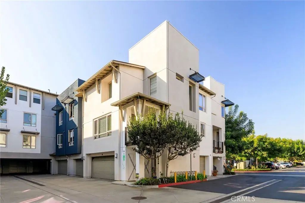 5408 W 149th Place 4, Hawthorne