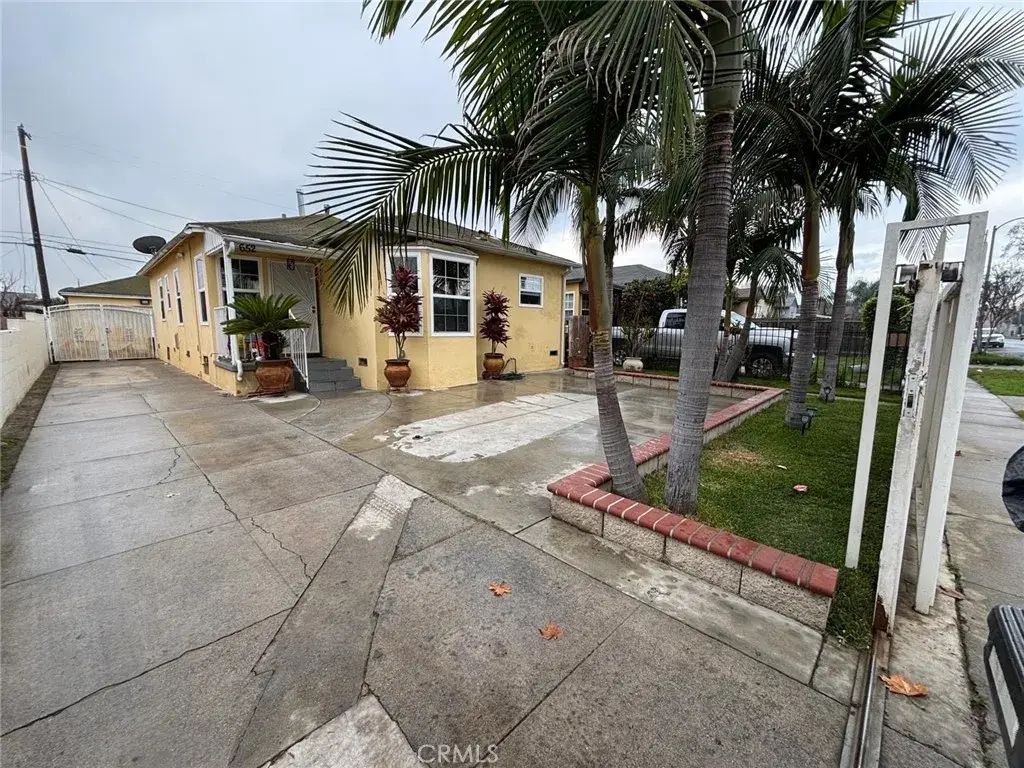 652 E 88th, Los Angeles