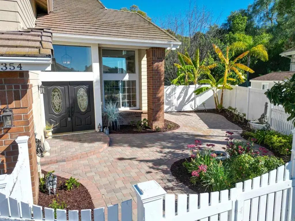 354 Lustrosos Street, Oceanside