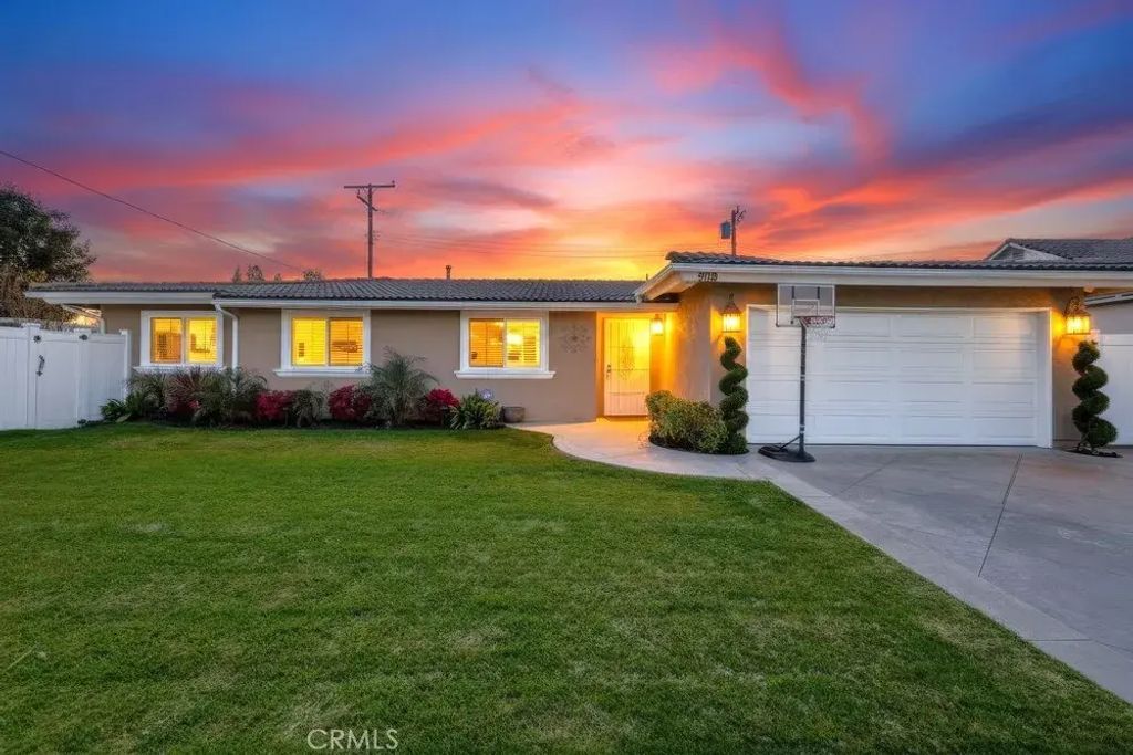 908 Tracie, Brea