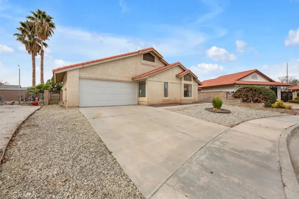 37141 Calle Amigo, Palmdale