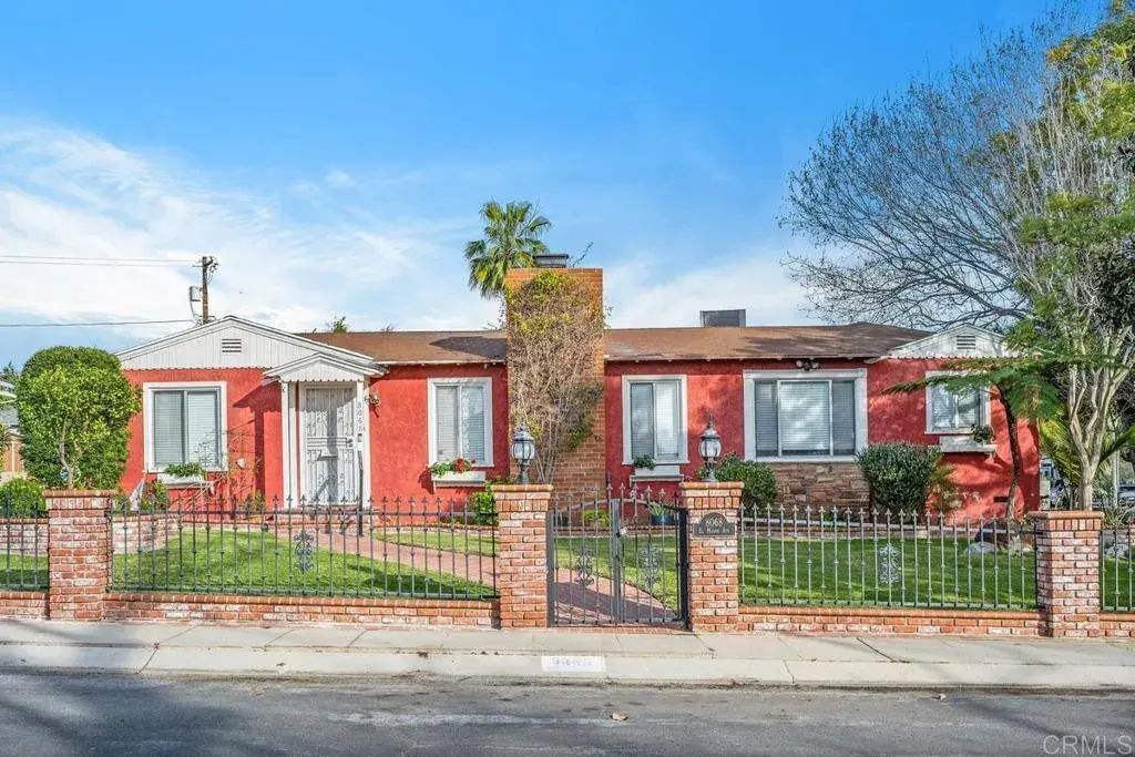 8068 El Manor, Westchester