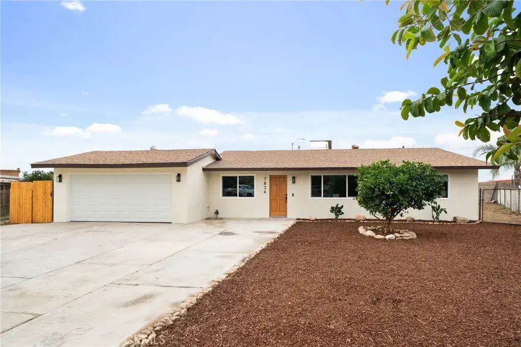 7824 Peacock, Highland