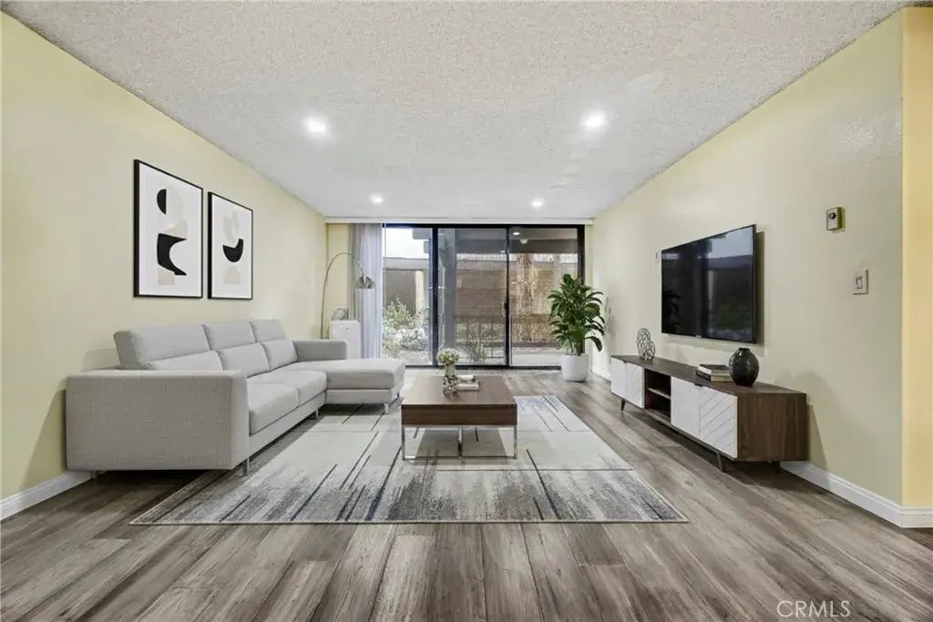8650 Gulana C1056, Playa Del Rey