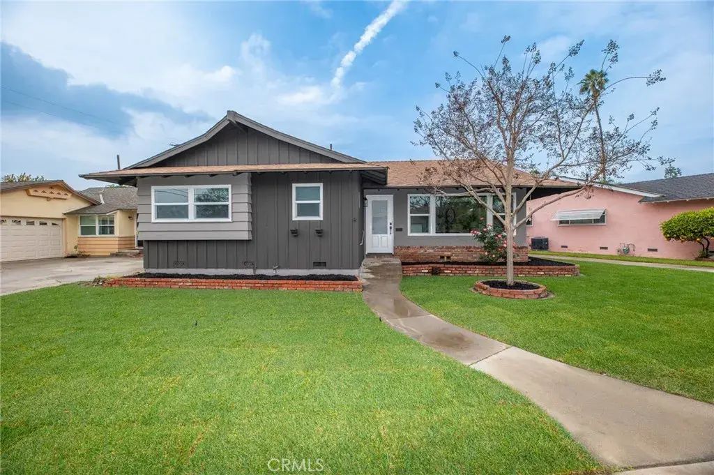 7310 Bluff, Downey