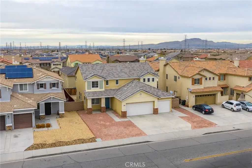 12642 Luna, Victorville