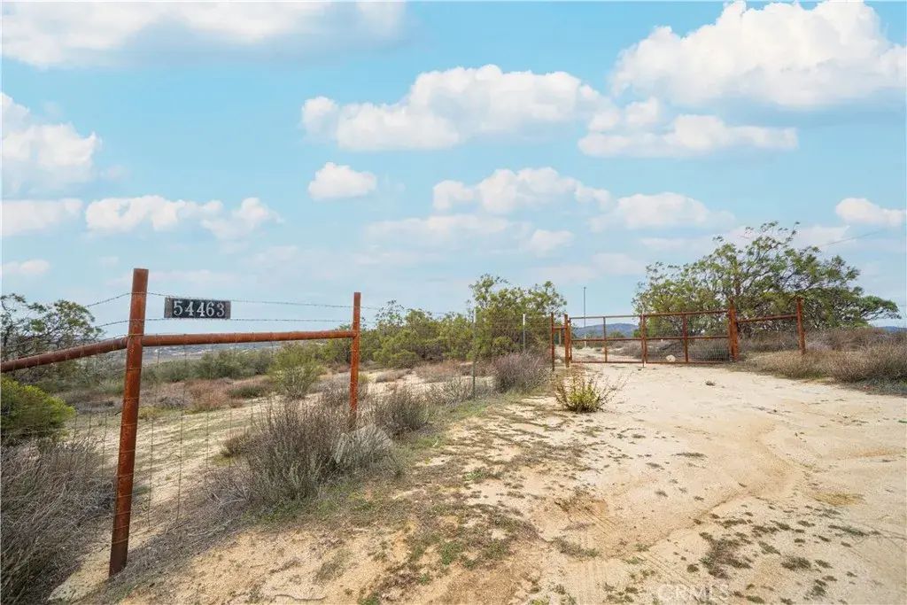4 Haupert, Anza