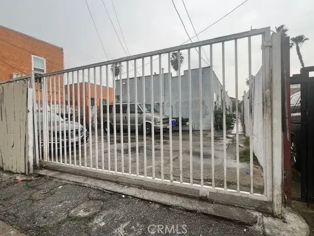 1636 Pacific, Long Beach