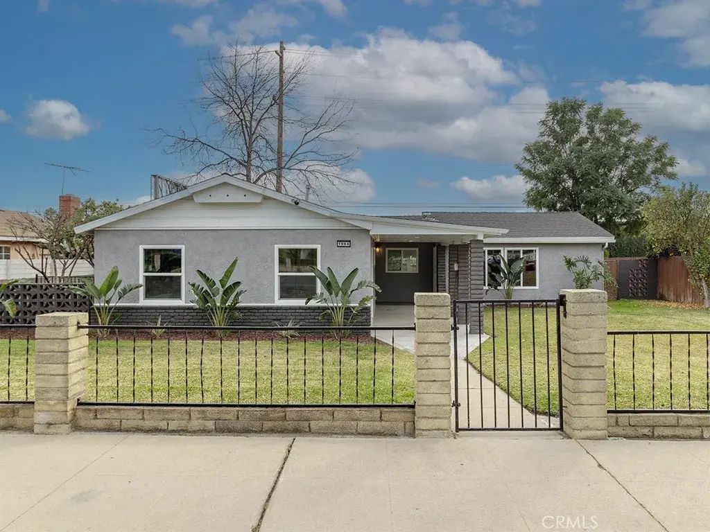1064 E La Verne, Pomona
