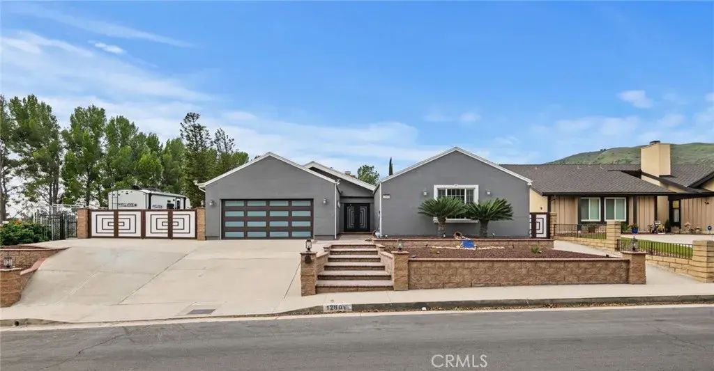12601 Daryl, Granada Hills