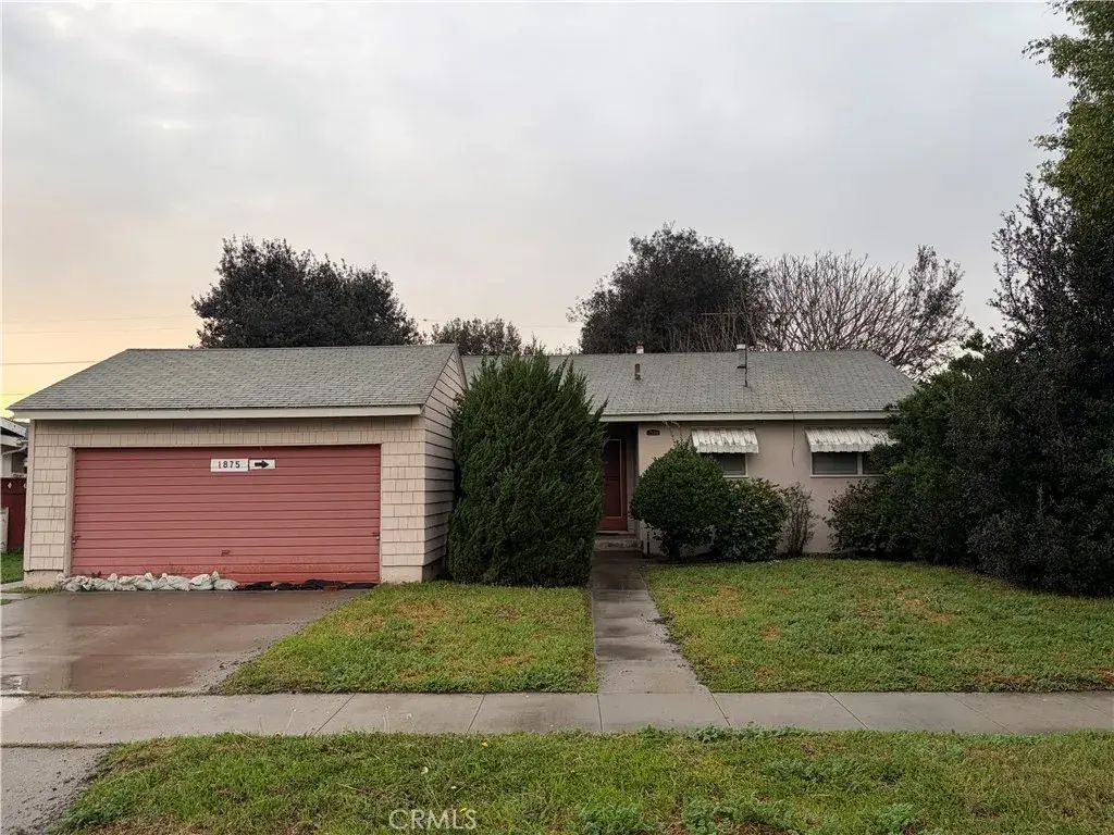 1875 Mcnab, Long Beach