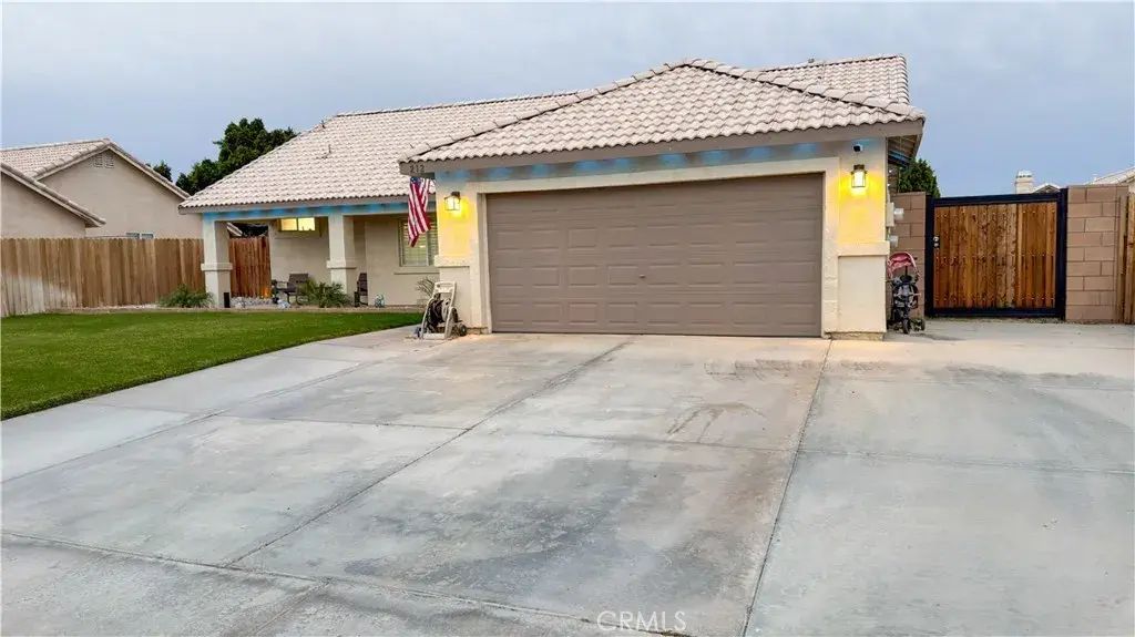 212 Whispering Winds, Blythe