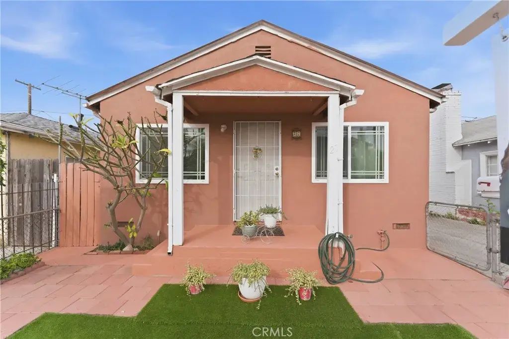 27 W Pleasant, Long Beach