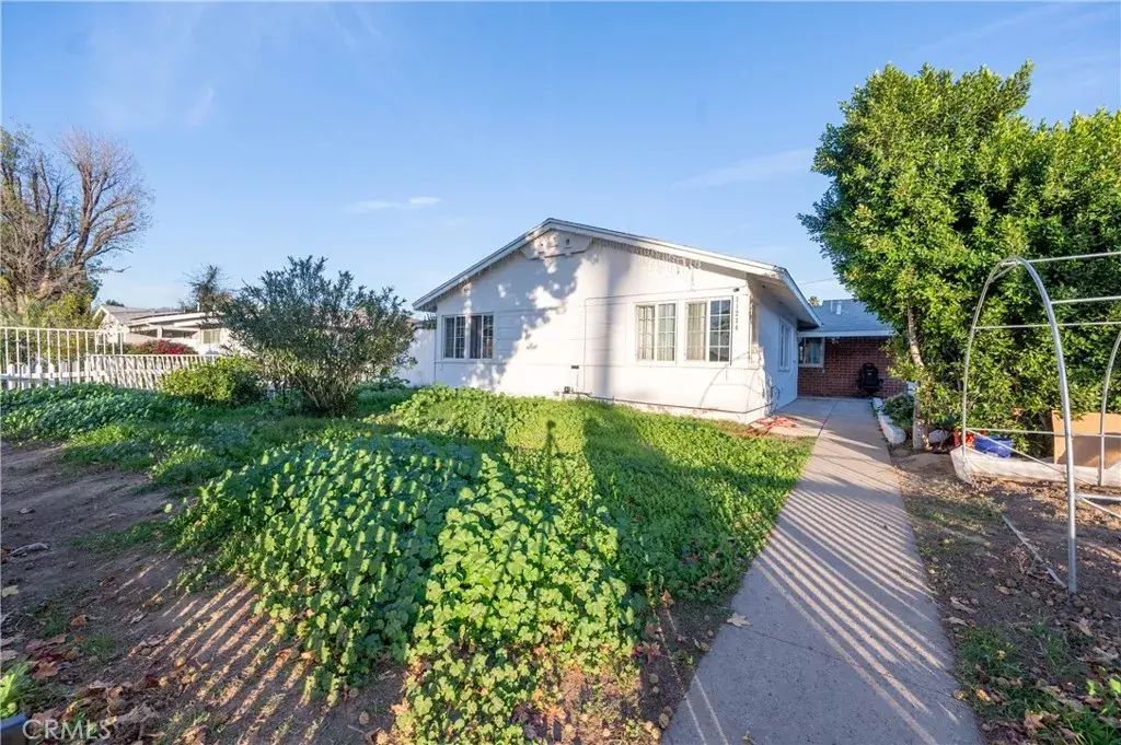 11214 Woodley, Granada Hills