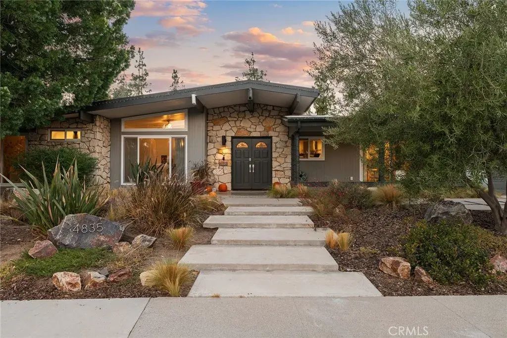 4835 Almidor Avenue, Woodland Hills