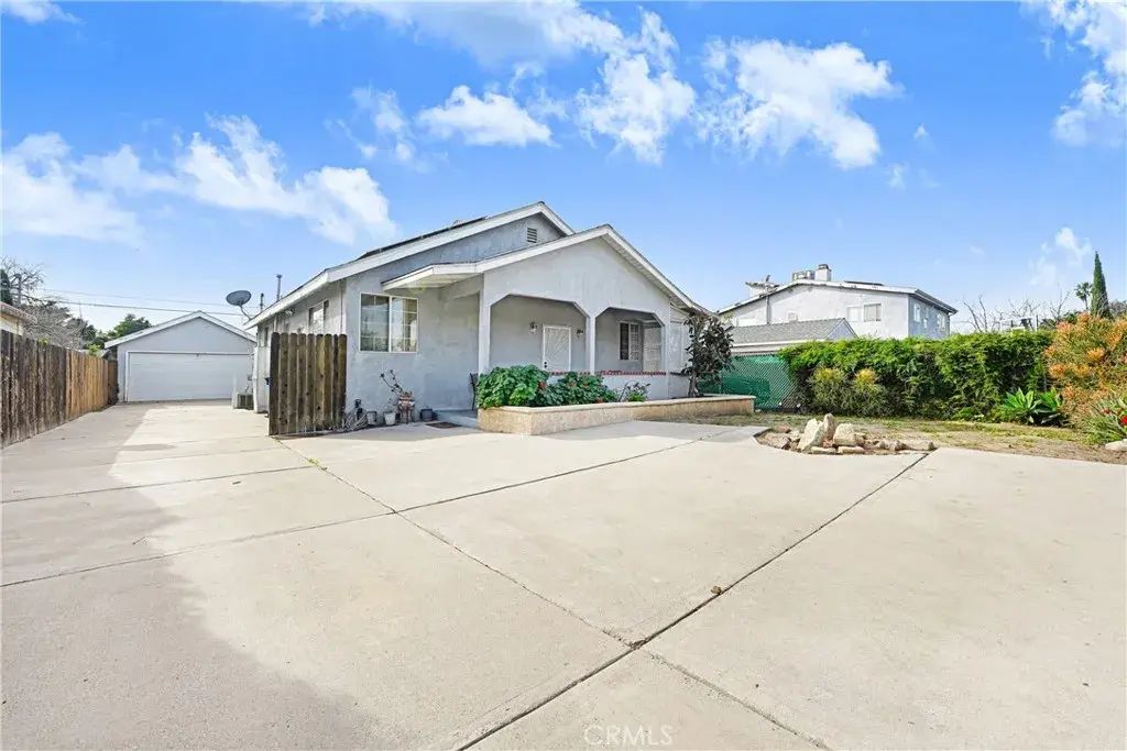 15426 Lemarsh, Mission Hills (san Fernando)