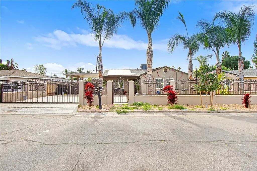 8426 Greenpoint, Riverside