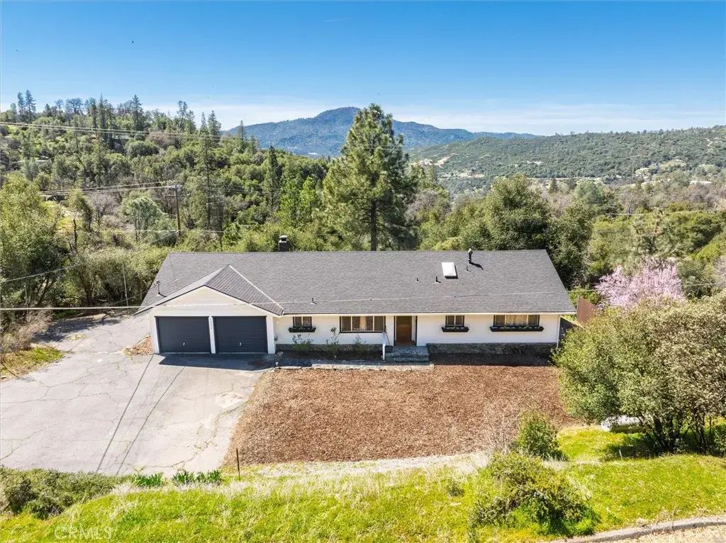 42324 Buckeye Road, Oakhurst