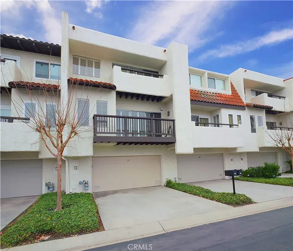 111 Cottonwood Circle, Rolling Hills Estates
