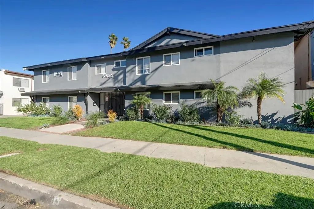 6652 Darby Avenue, Reseda