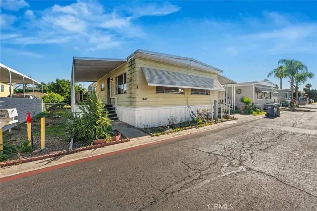 400 Greenfield Drive 18, El Cajon