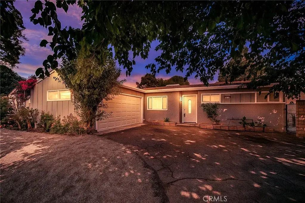 7848 Chastain Avenue, Reseda