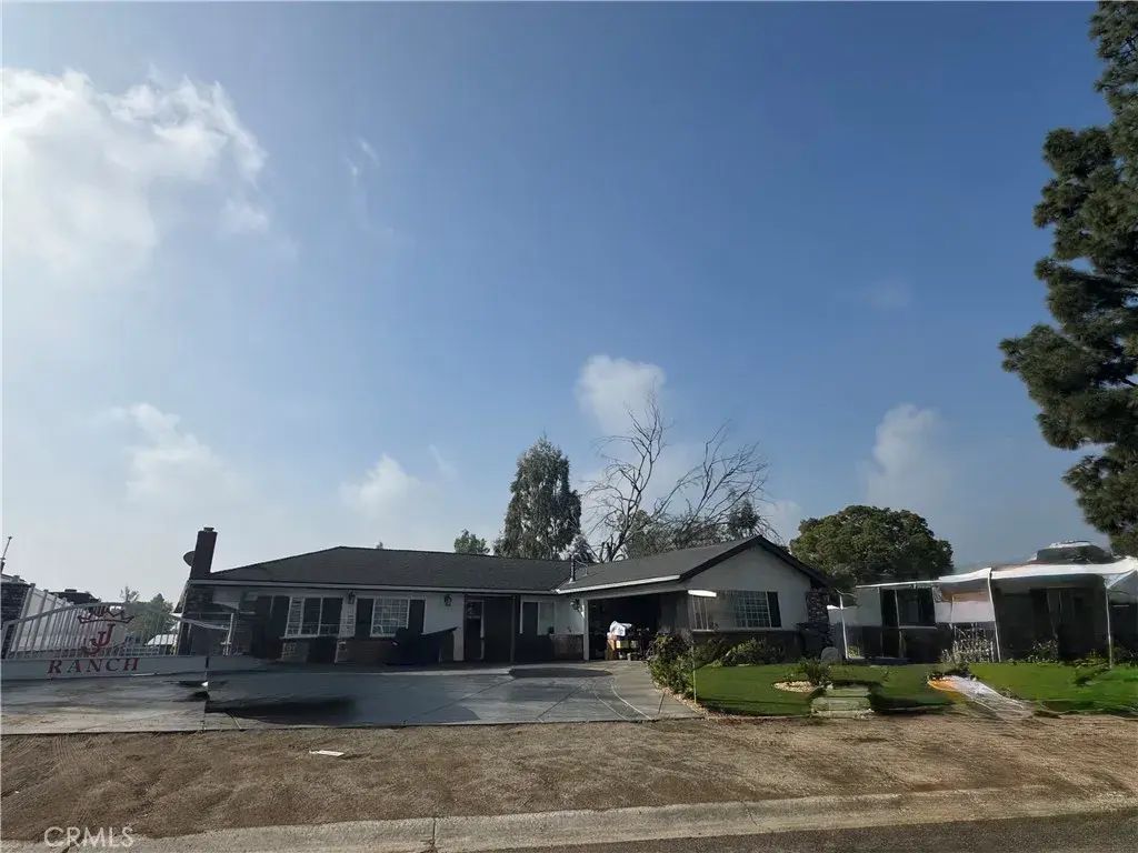 1454 Hilltop, Norco