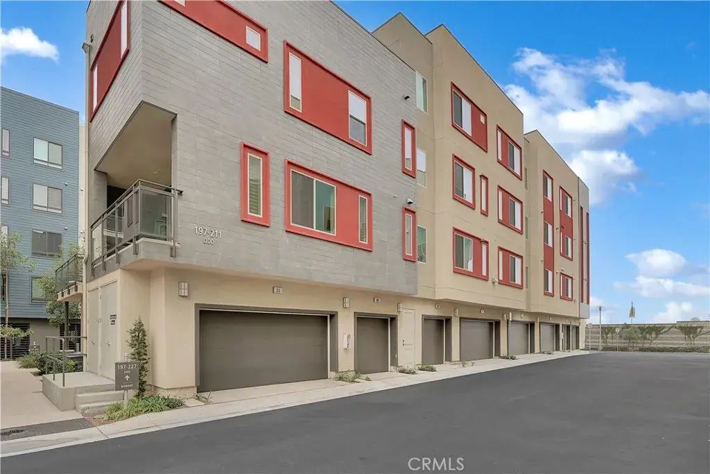 203 Bowery, Irvine