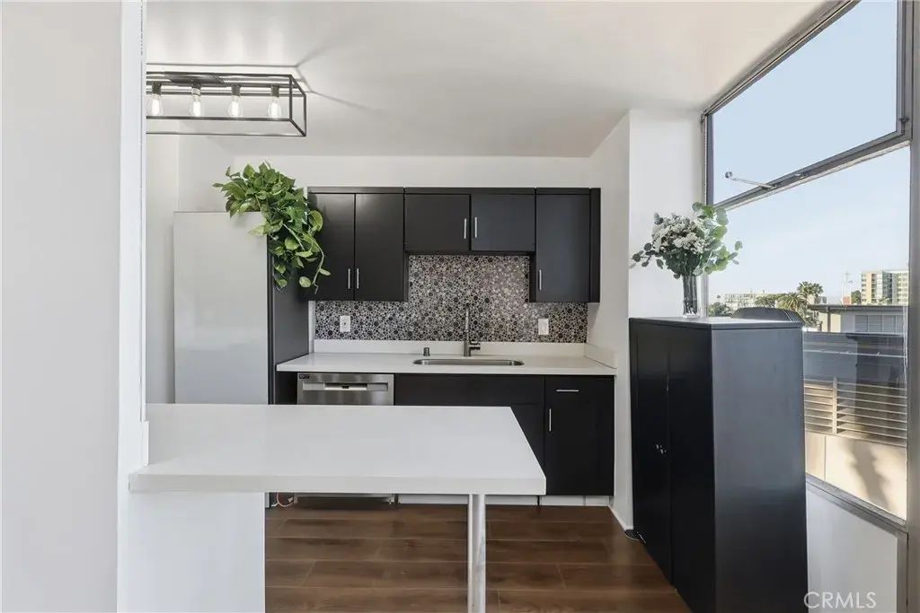 100 Atlantic Avenue 405, Long Beach