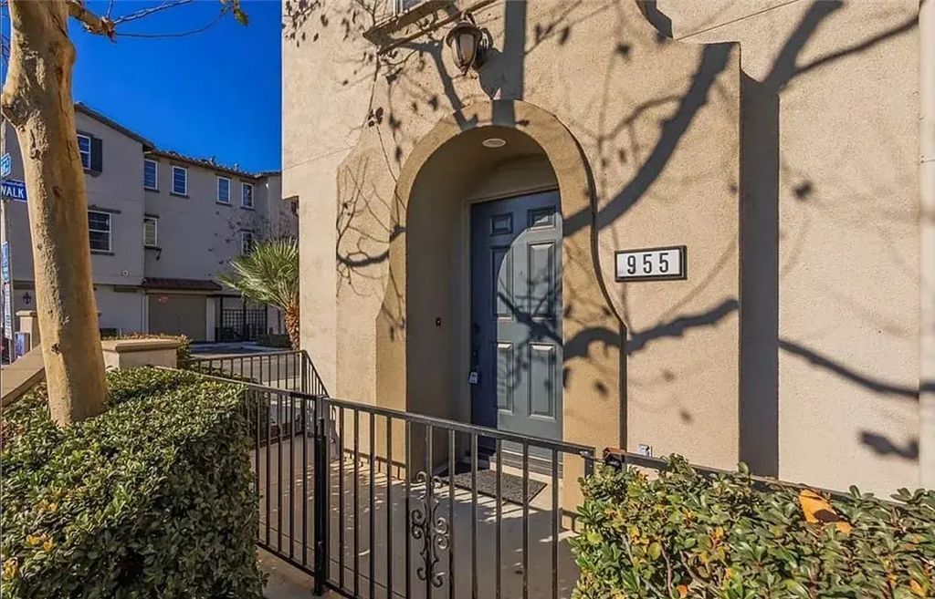 955 S Bluff, Montebello
