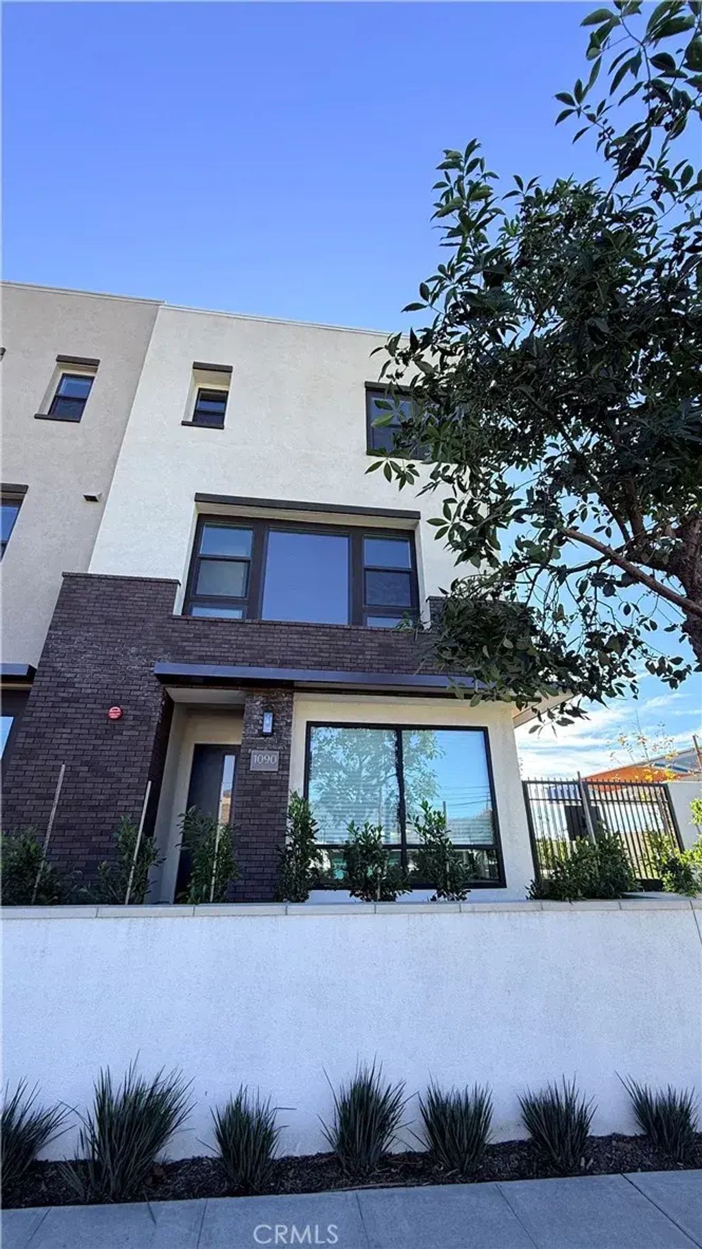 1090 Foothill Boulevard, Claremont