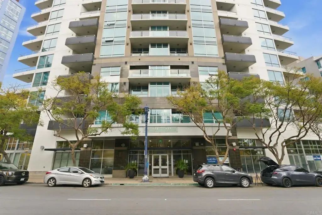 253 10th Avenue 721, 