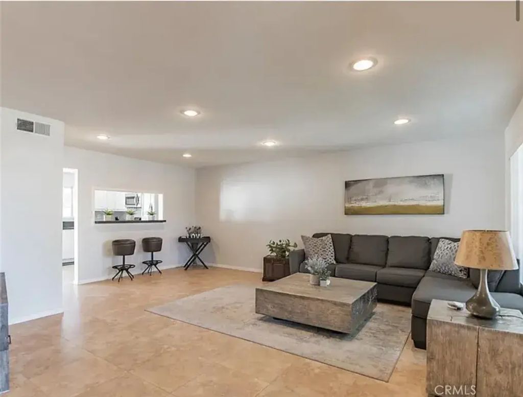 19110 Kittridge Street, Reseda