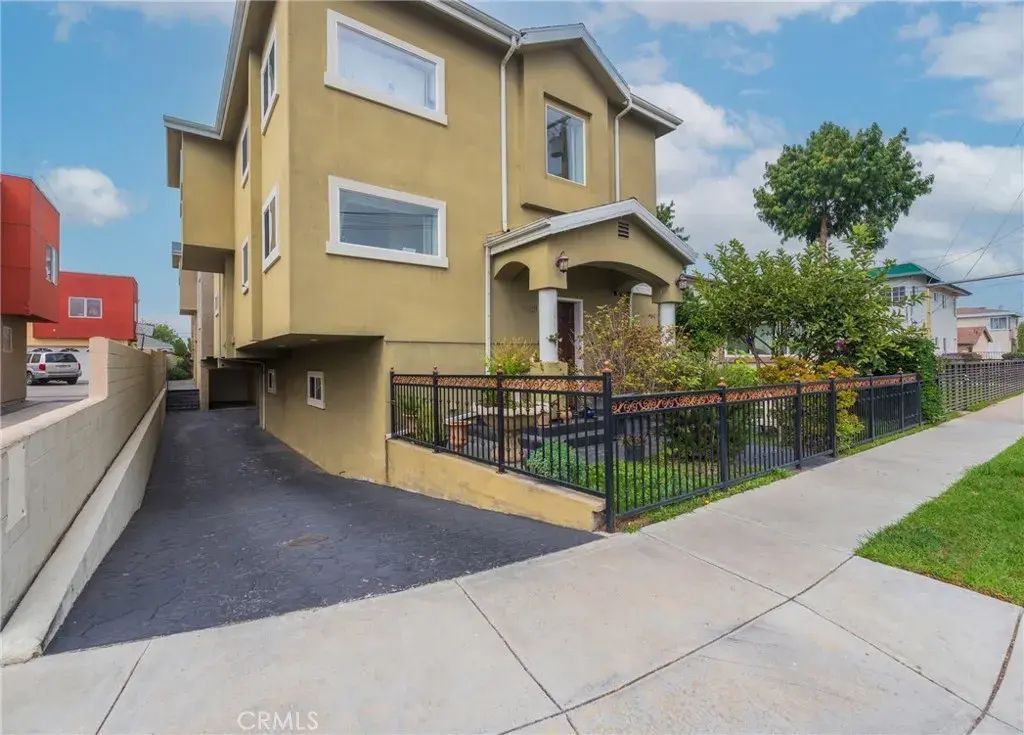 11963 Manor Drive B, Hawthorne