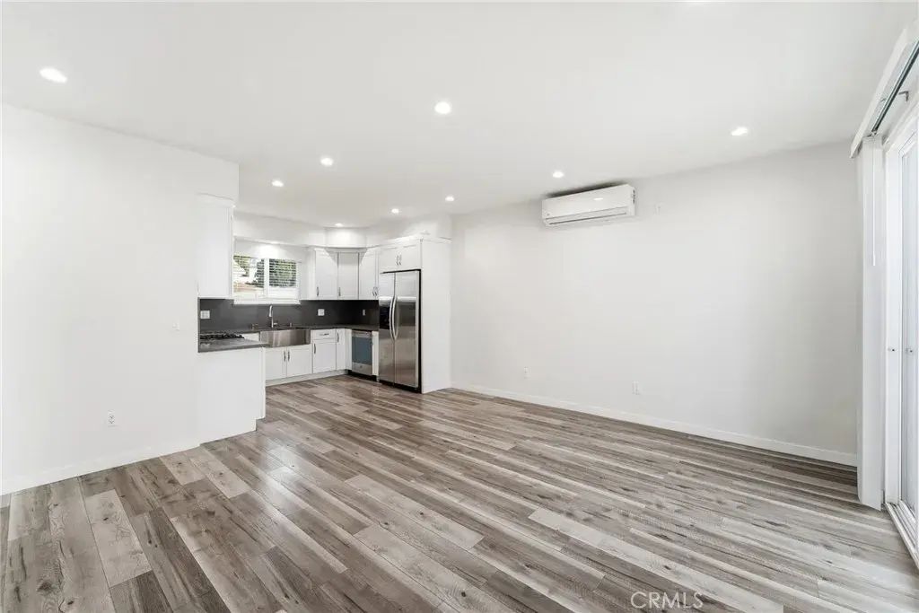 15942 Valerio Street, Van Nuys