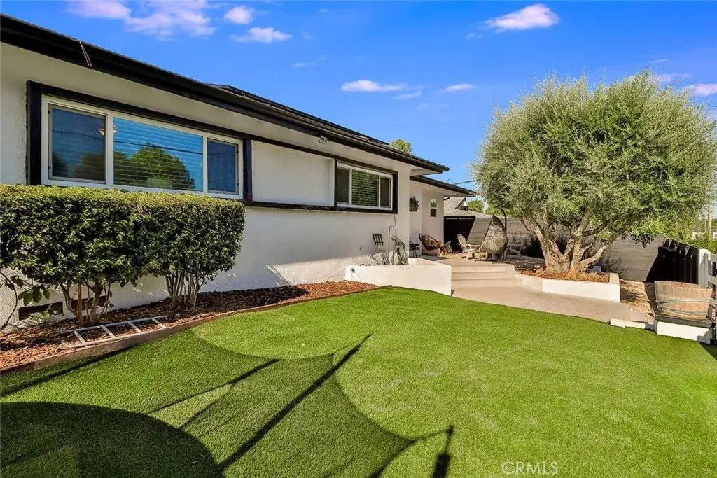 23861 Califa, Woodland Hills