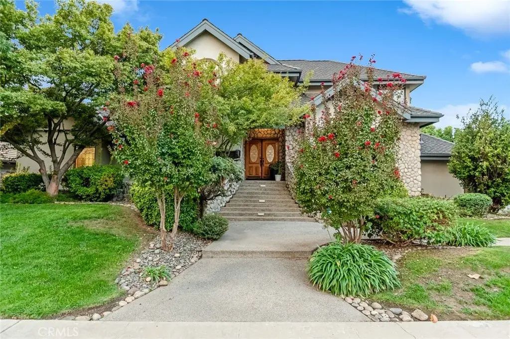 3735 W Woodside, Visalia