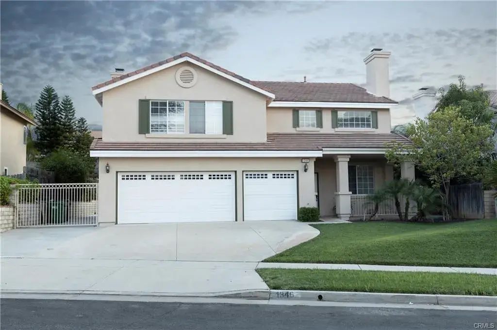 1346 Williamsburg, Corona
