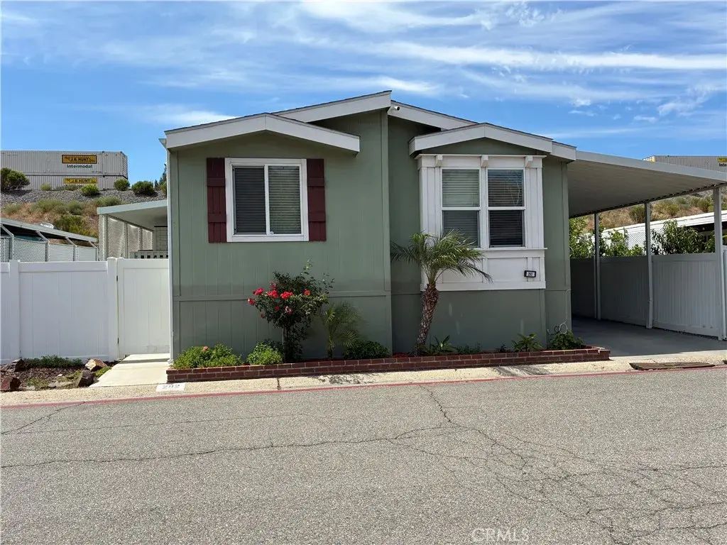 4901 Green River 292, Corona