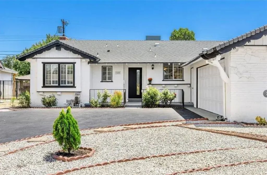 7800 Fairchild, Winnetka