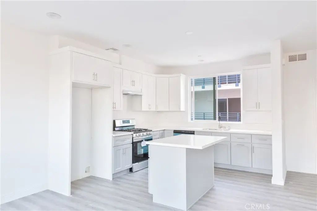 14622 Vanowen, Van Nuys