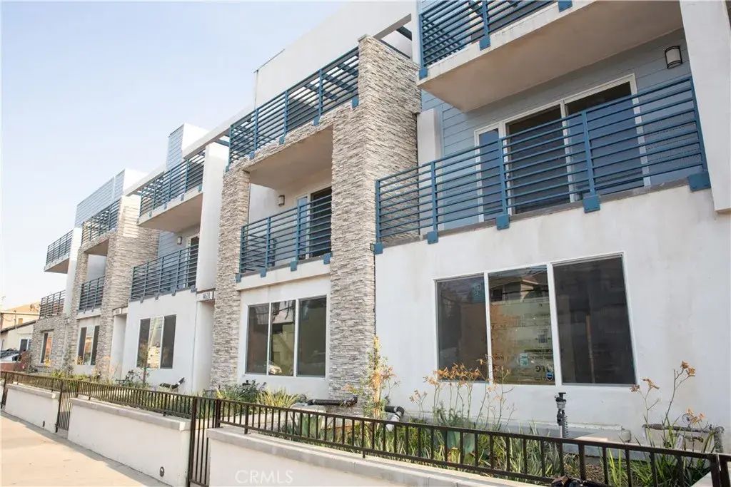 14614 Vanowen, Van Nuys