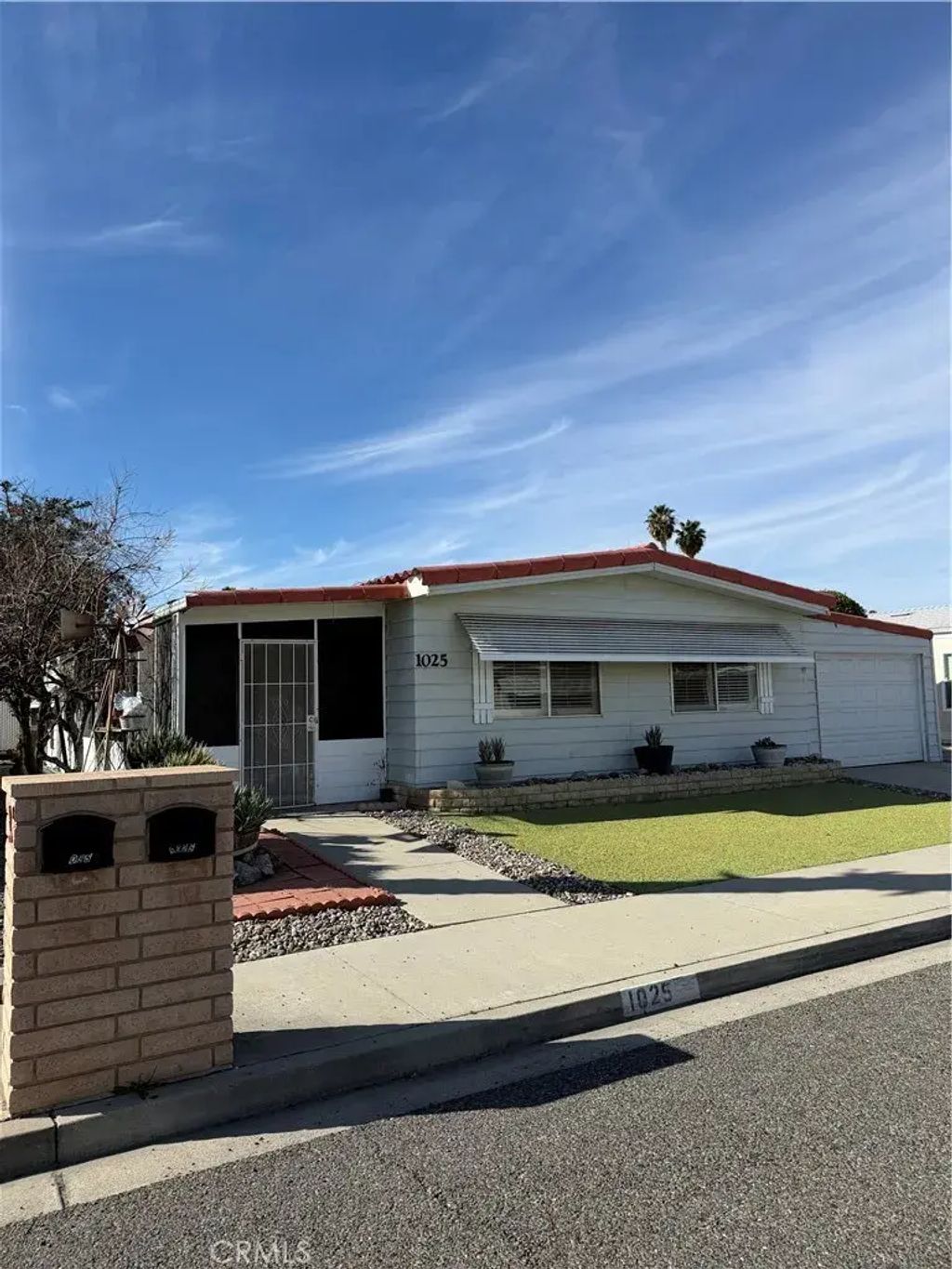 1025 S Lyon, Hemet